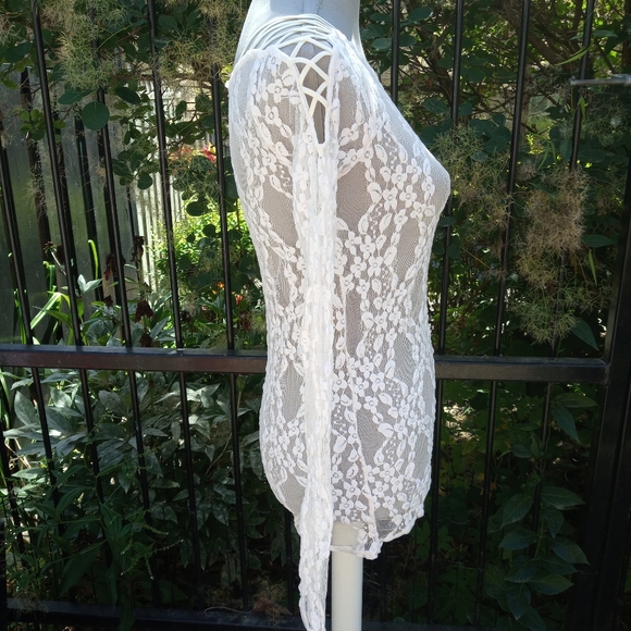 Intimately Free People white lace top size small - Picture 6 of 10